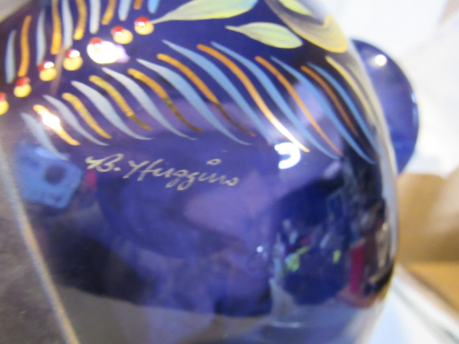 Vintage 8" Fenton Aubergine Purple Vase Hand Painted Signed B. Huggins Y3S - Thumbnail 5