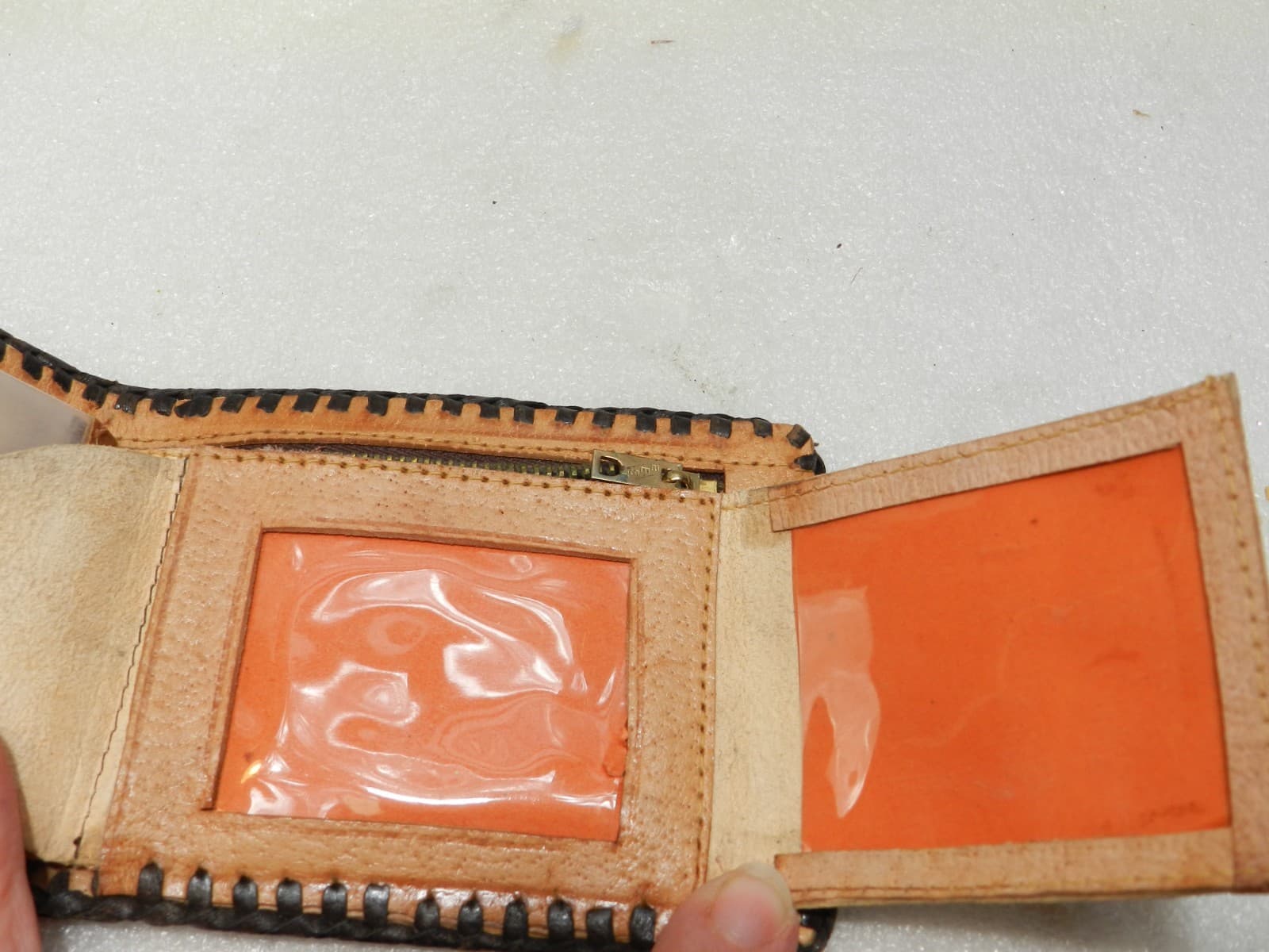 Handmade Leather Wallet Mexico Hand Tooled Bi Fold w/ scene (C19J) - Thumbnail 8