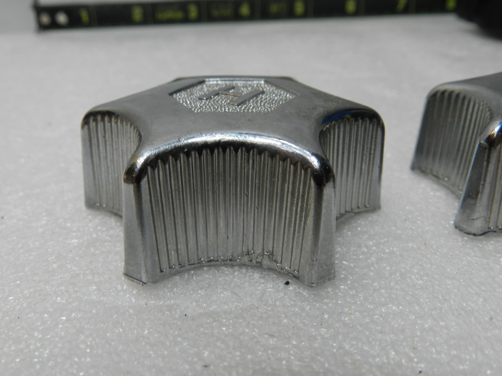 Vintage Melard Chrome Old School Sink Knobs Hot/Cold Set (E19J) - Thumbnail 3