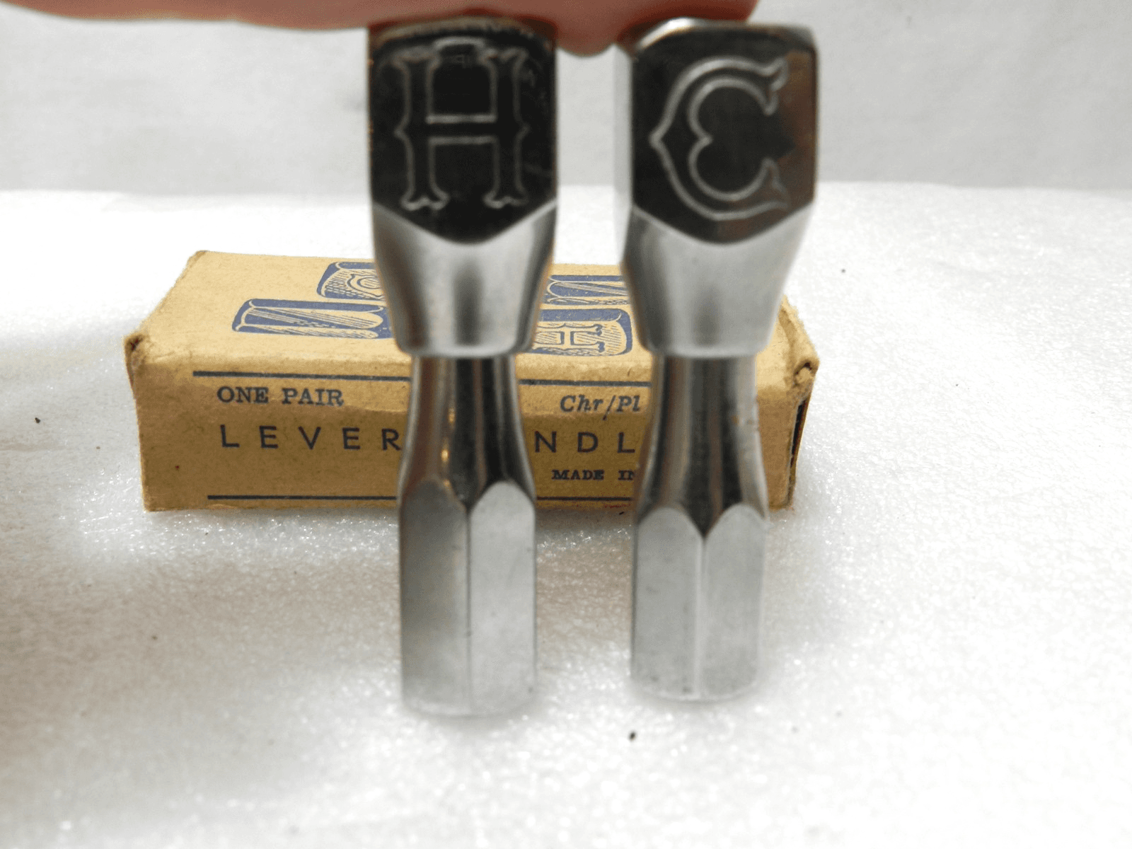 Vintage Italian Chrome Hot Cold Lever Handles (E18J) - Thumbnail 3