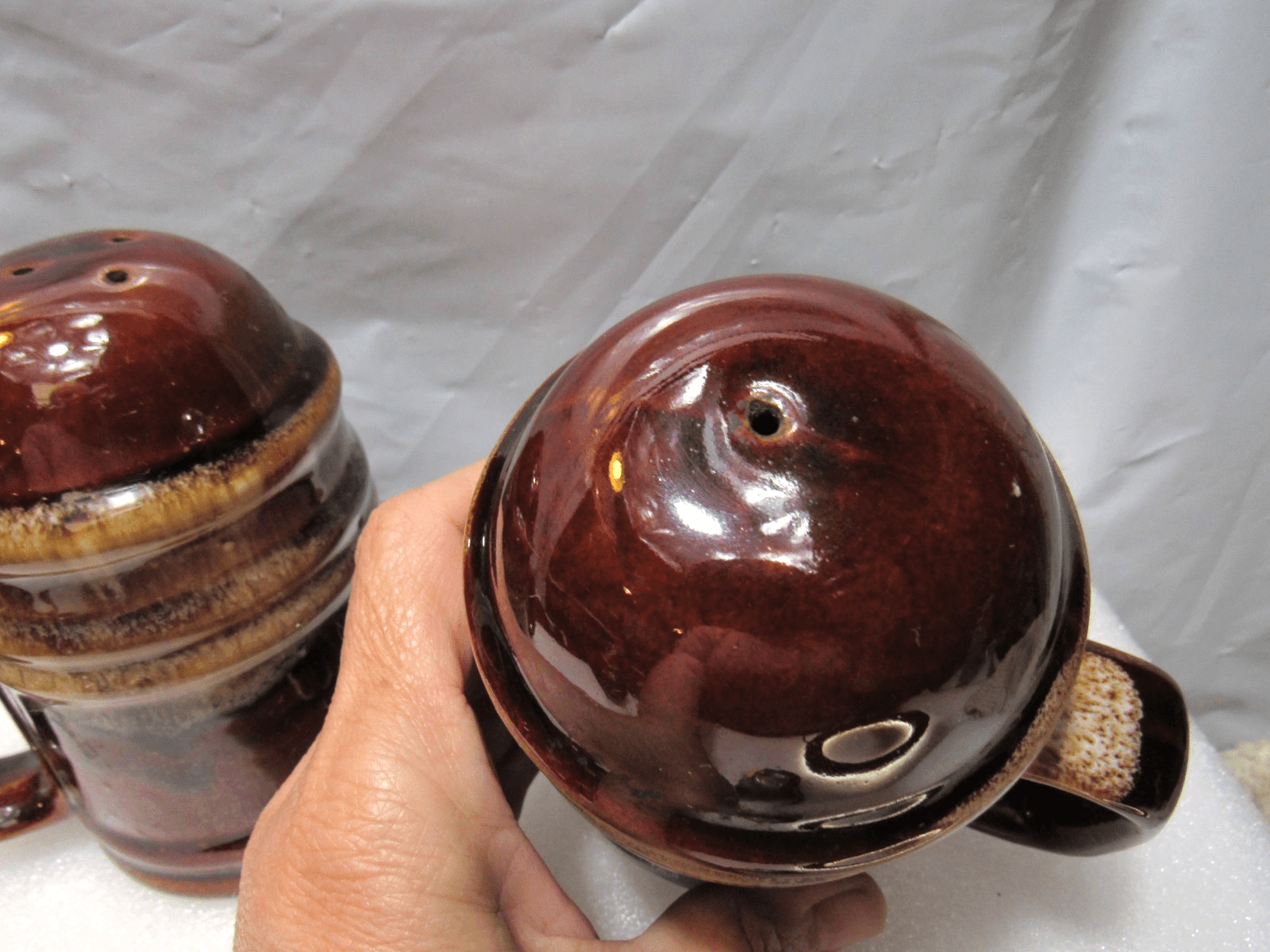 Vintage 5" Brown Drip Salt & Pepper Shaker Set with Handles Ceramic (I44S) - Thumbnail 4