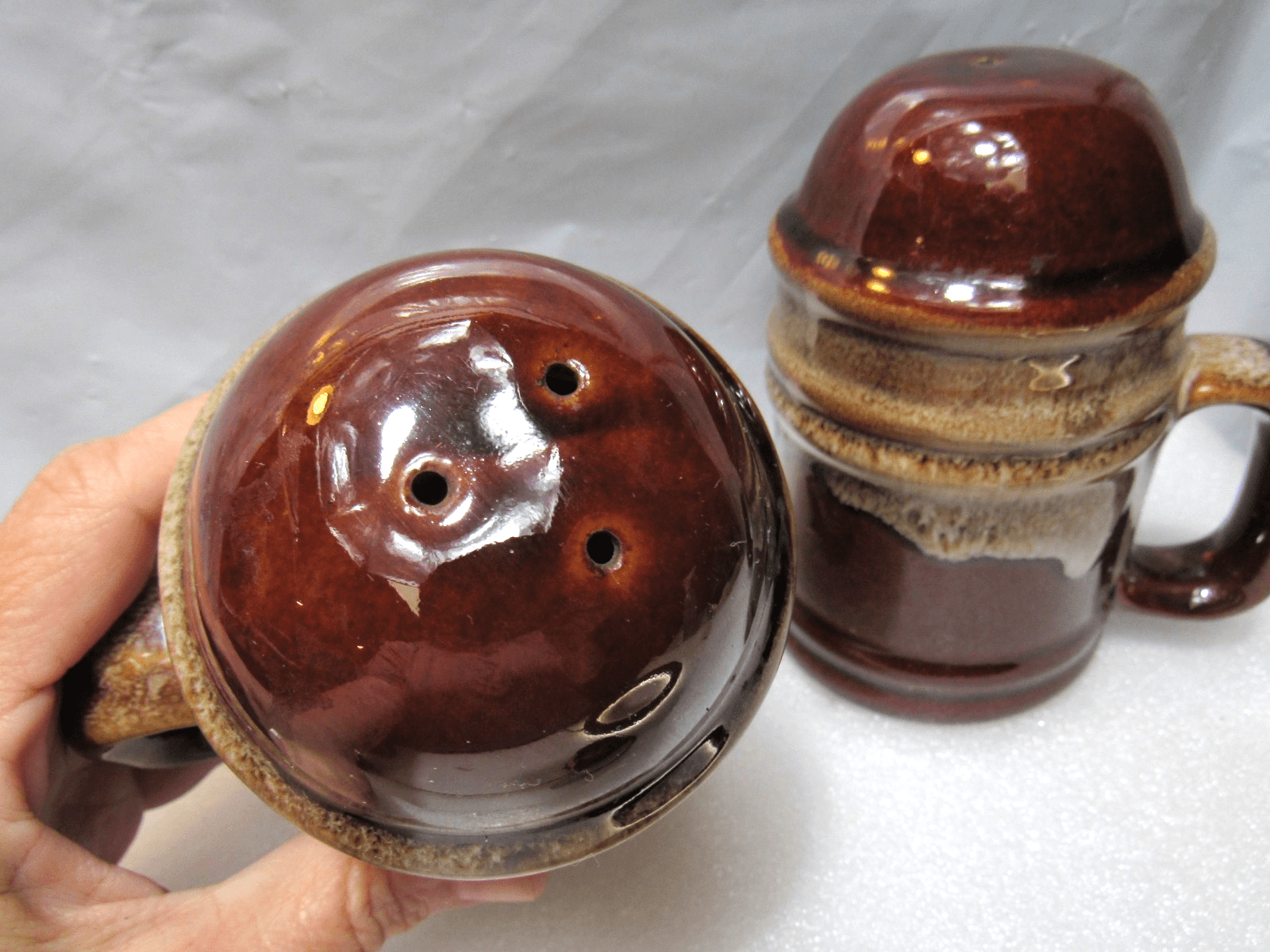 Vintage 5" Brown Drip Salt & Pepper Shaker Set with Handles Ceramic (I44S) - Thumbnail 3