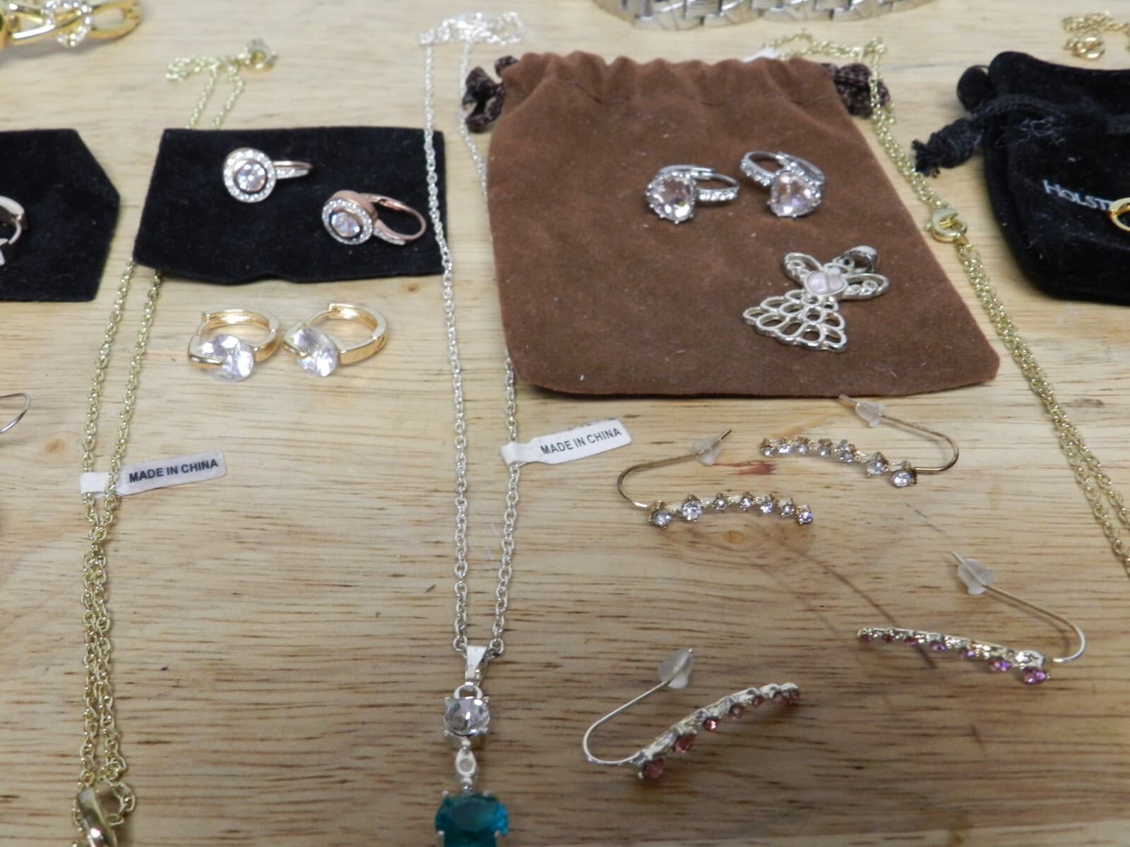 Fashion Jewelry Lot Earrings Necklace Bracelet Watch (K) - Thumbnail 4