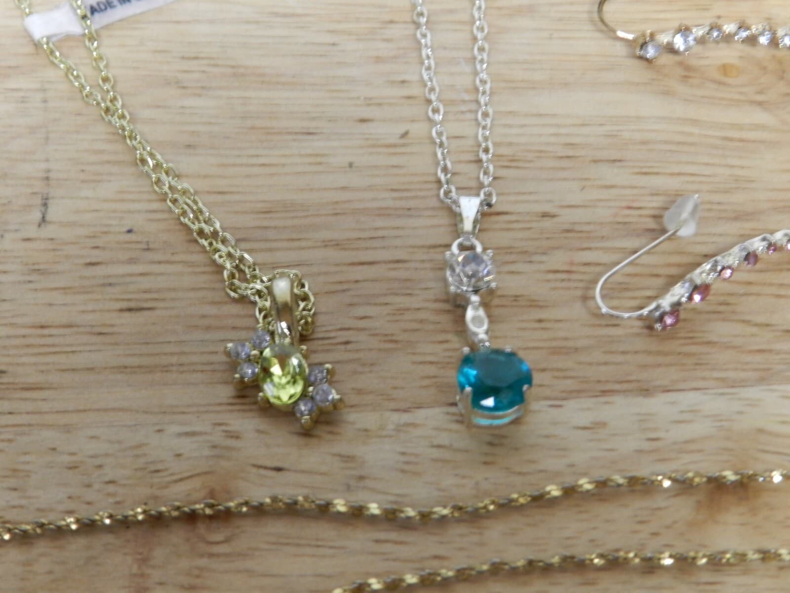 Fashion Jewelry Lot Earrings Necklace Bracelet Watch (K) - Thumbnail 8