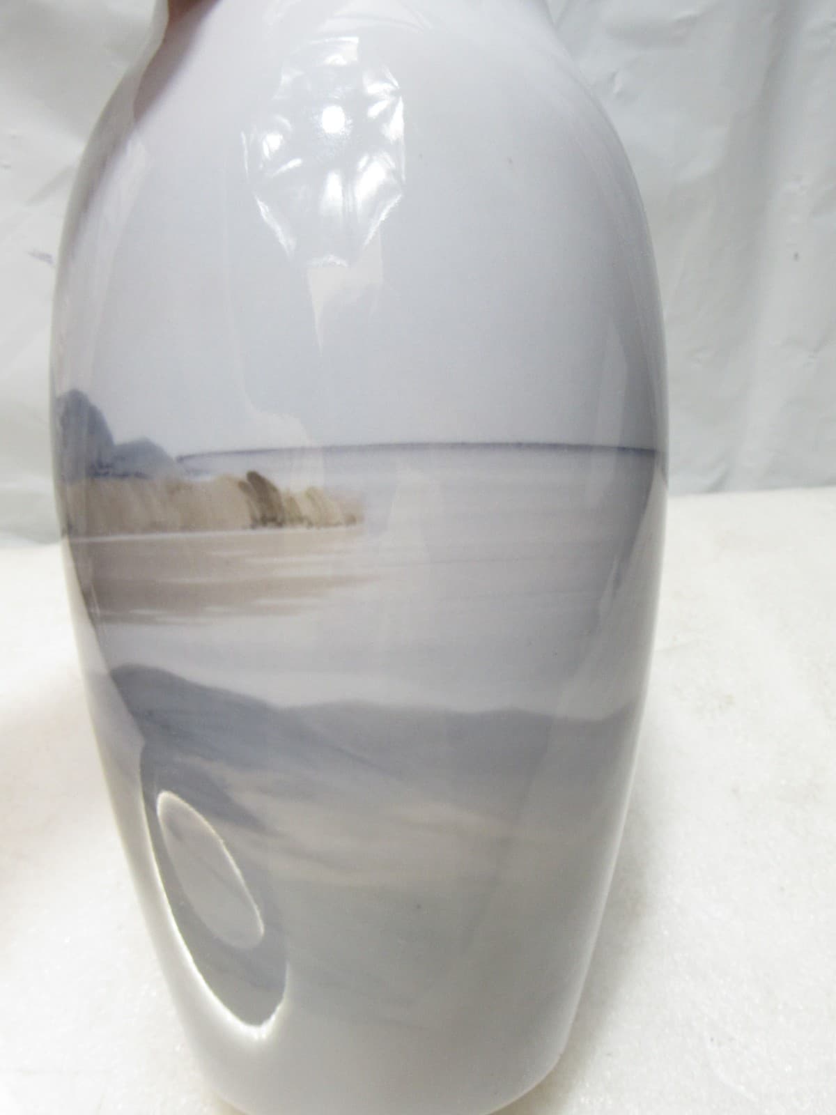 Bing & Grøndahl B&G Danish Porcelain Vase Natural Scene 10” 243/8322 (I45S) - Thumbnail 4