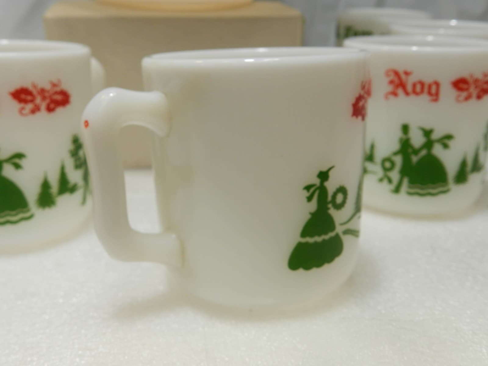 Vintage Hazel Atlas Milk Glass Christmas Egg Nog Set Punch Bowl And 7 Mugs E25J - Thumbnail 6