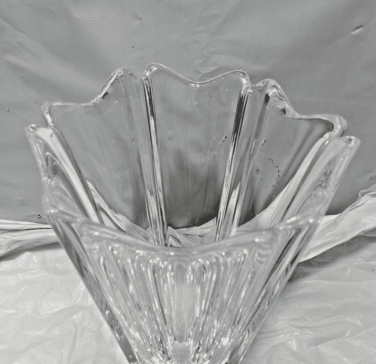 Swedish Orrefors Lead Crystal Corona Vase 7 5/8" LH 4384 Lars Hellsten (L97S) - Thumbnail 2