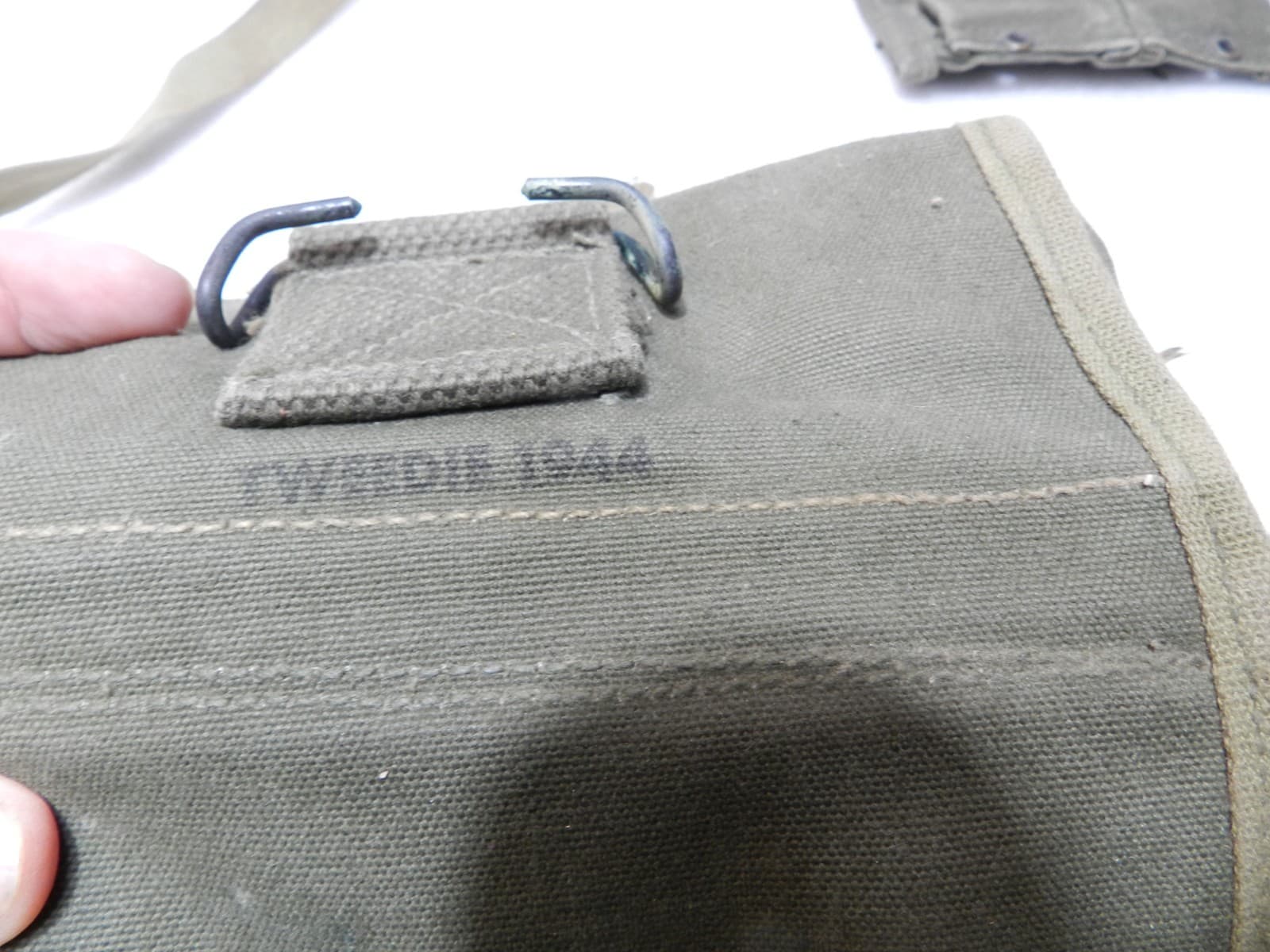 Original U S WWII Triple Grenade Pouch WWII Korean War & Ammo Pouches A16JJ - Thumbnail 7