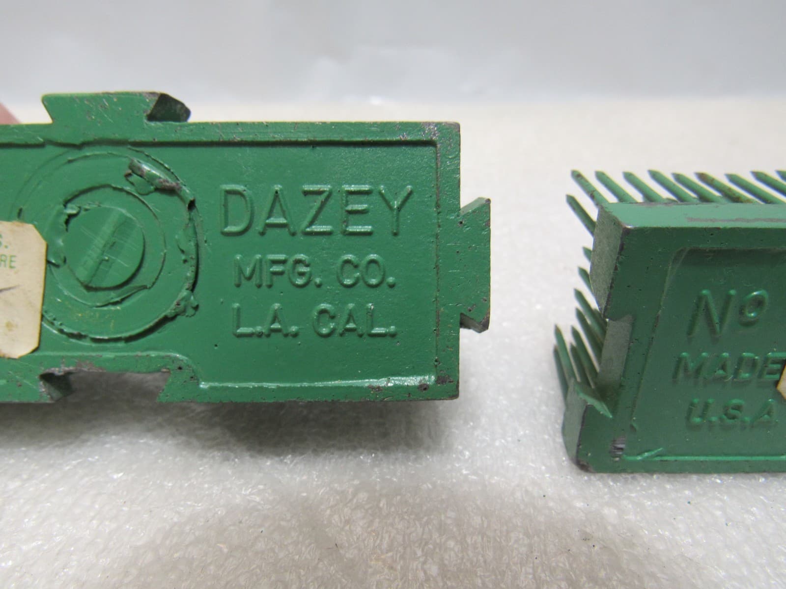 2 Vintage InterLocking 3” Dazey No. 91 Spike Flower Frog (A28JJ) - Thumbnail 2