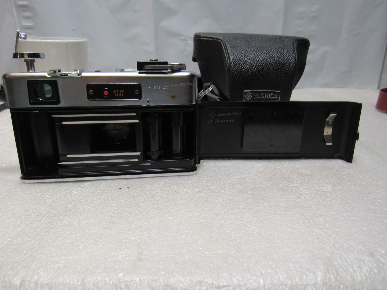 Vintage Yashica Electro 35 GS Rangefinder Film Camera F=45mm 1:1.7 Lens A29JJ - Thumbnail 10