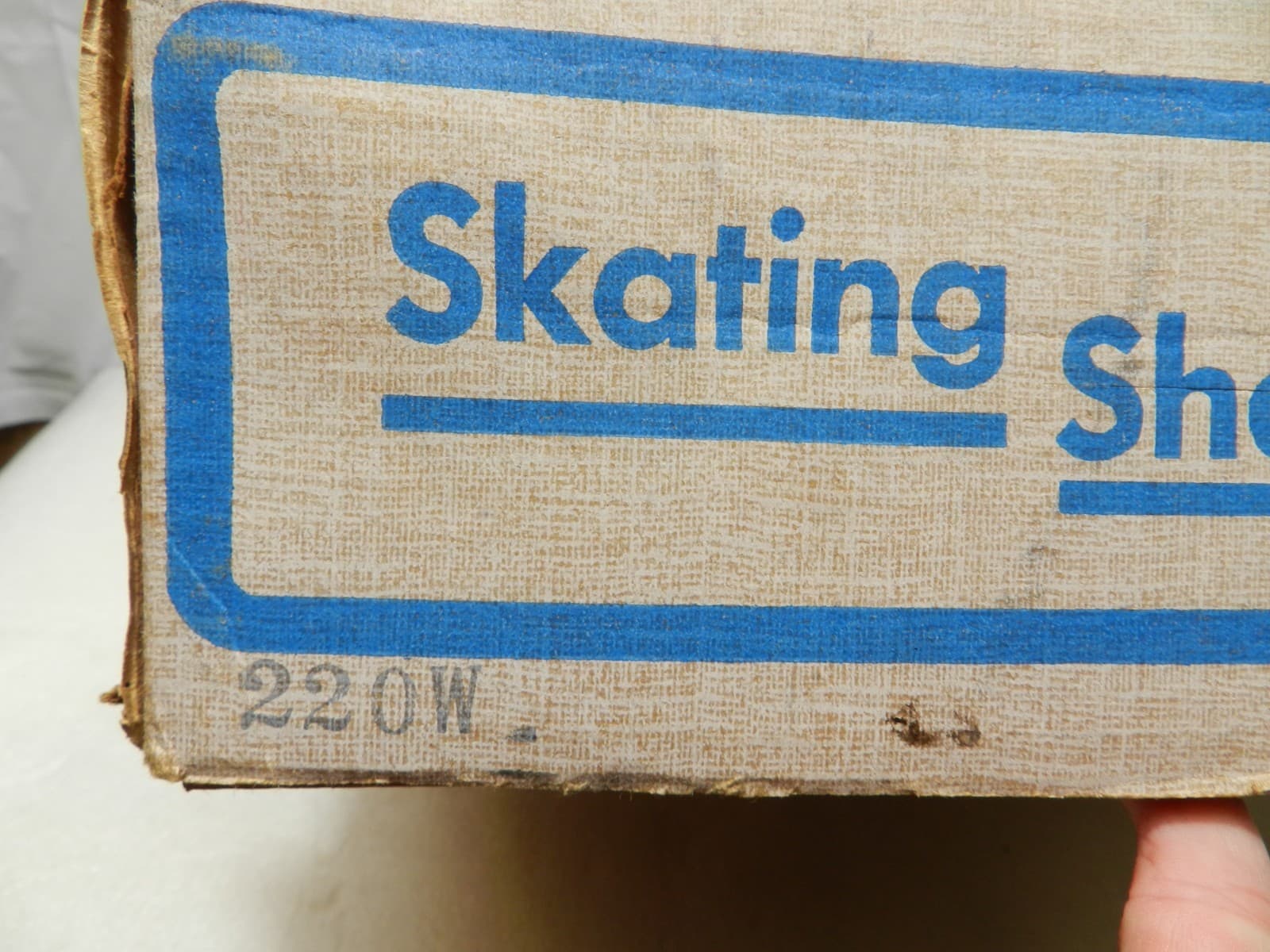 RIEDELL 5.5 N Skates 220W Ice Figure White Sheffield England Blades in Box C23K - Thumbnail 13
