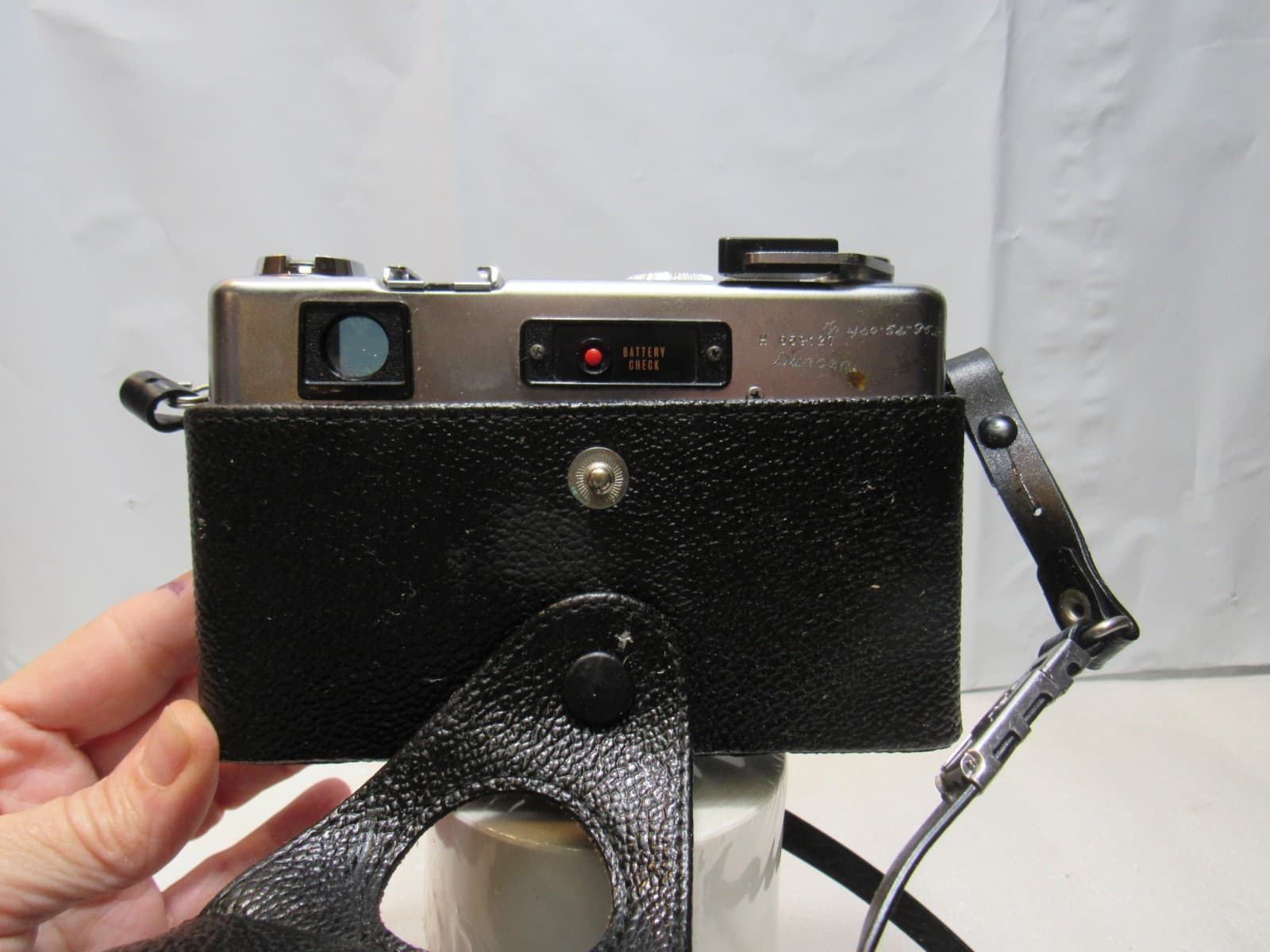 Vintage Yashica Electro 35 GS Rangefinder Film Camera F=45mm 1:1.7 Lens A29JJ - Thumbnail 5