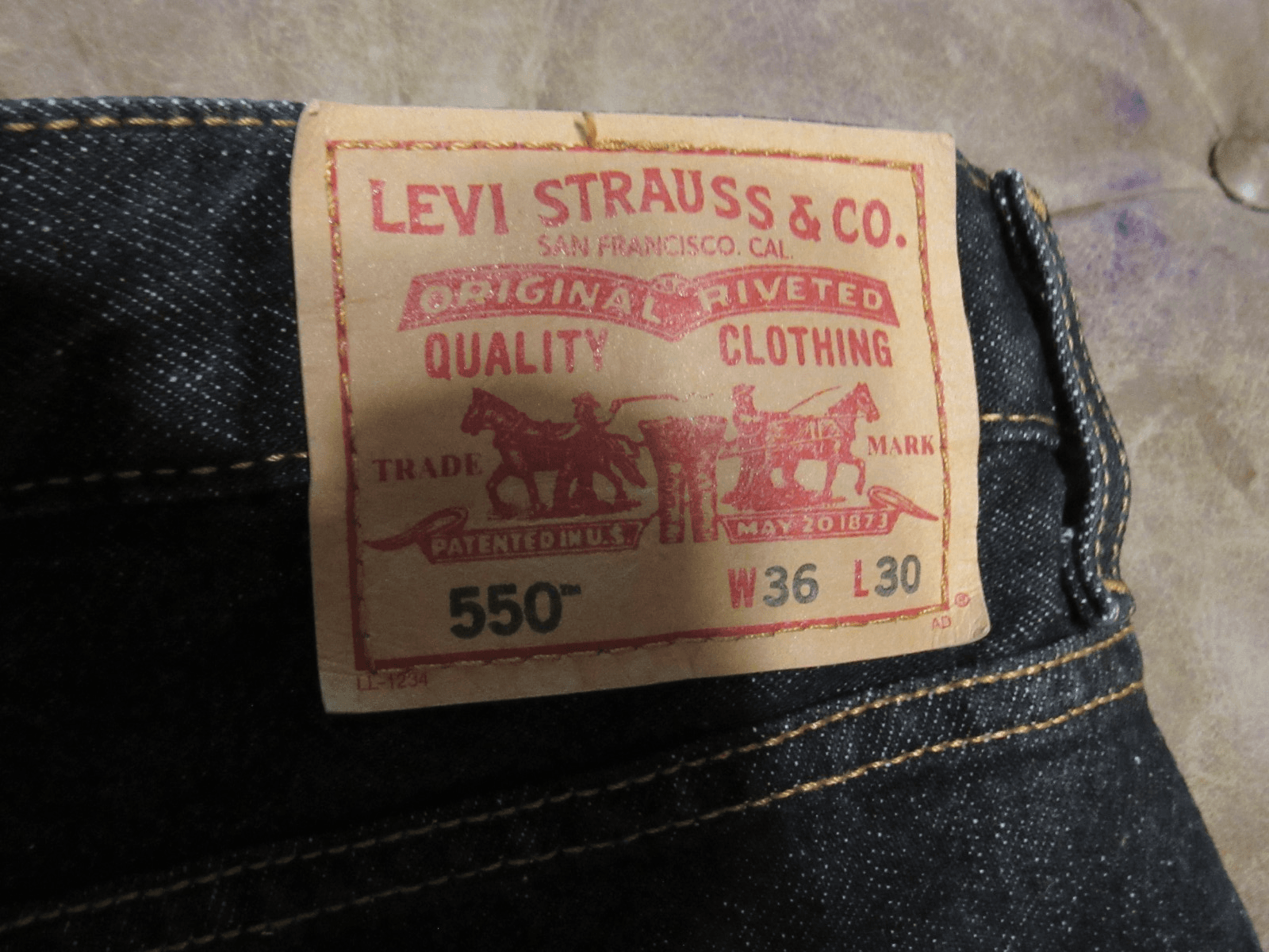 Vintage Levis Jeans Men 36x30 Black 550 Orange Tab Relaxed Fit 1990's (V89JJ) - Thumbnail 4