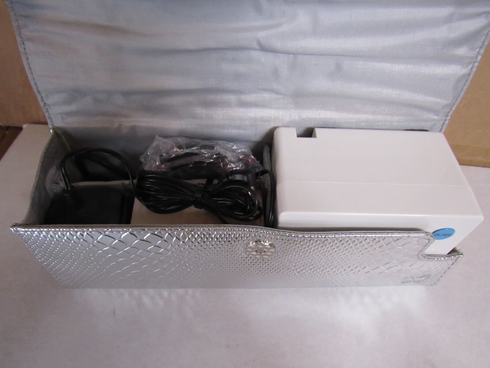Luminess Airbrush Kit BC-100 with Makeup , Silver Storage Case U24K - Thumbnail 6
