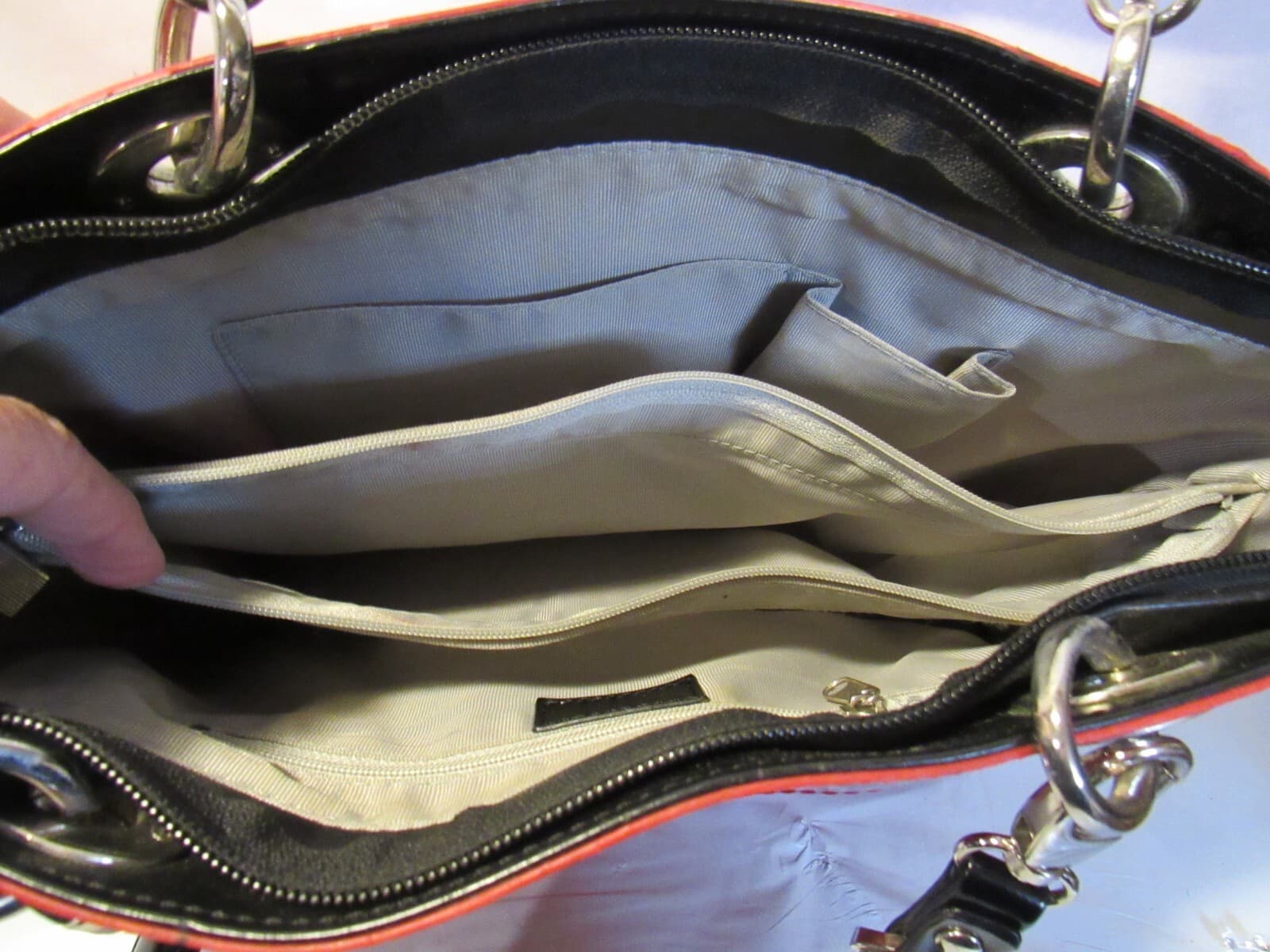 beijo Red Patent Leather handbag Tote w/ Wallet V26K - Thumbnail 5