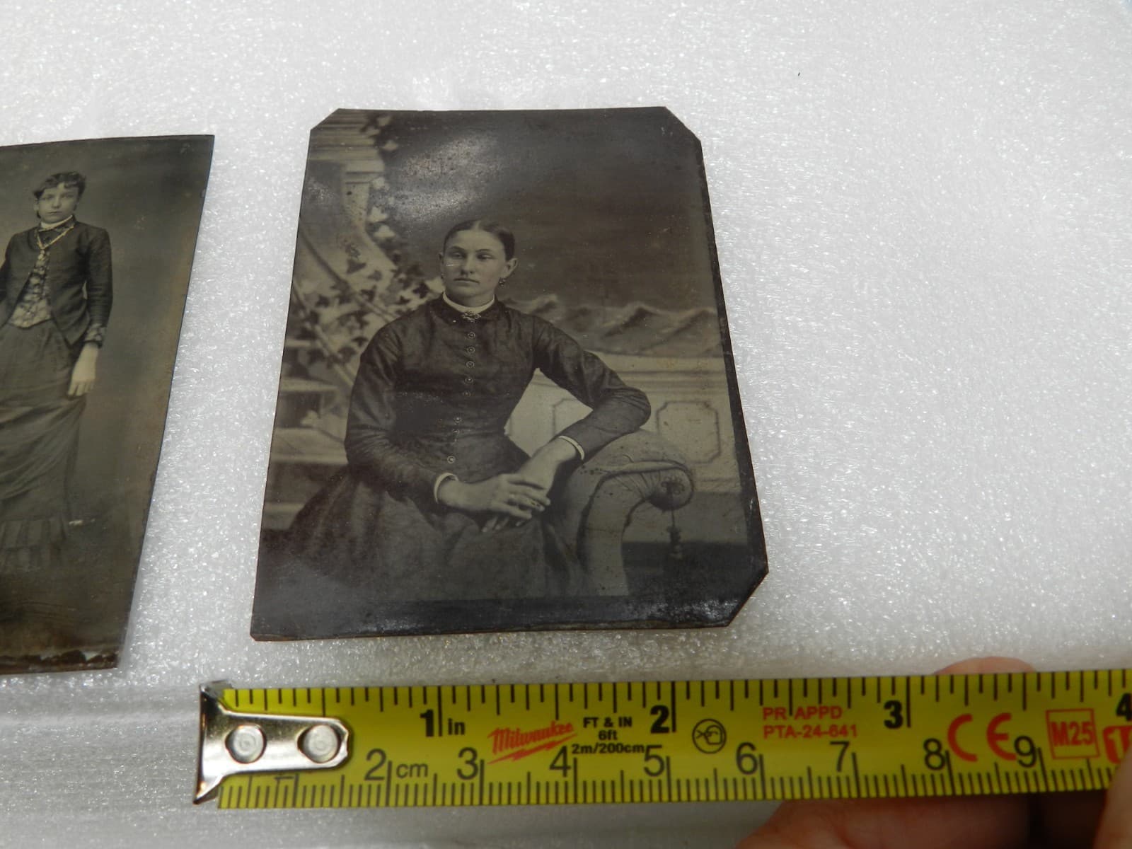 2 Antique Tin Type Photo Young Victorian Ladies Black White (I56S) - Thumbnail 11