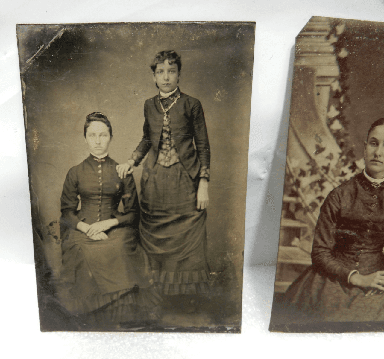 2 Antique Tin Type Photo Young Victorian Ladies Black White (I56S) - Thumbnail 2