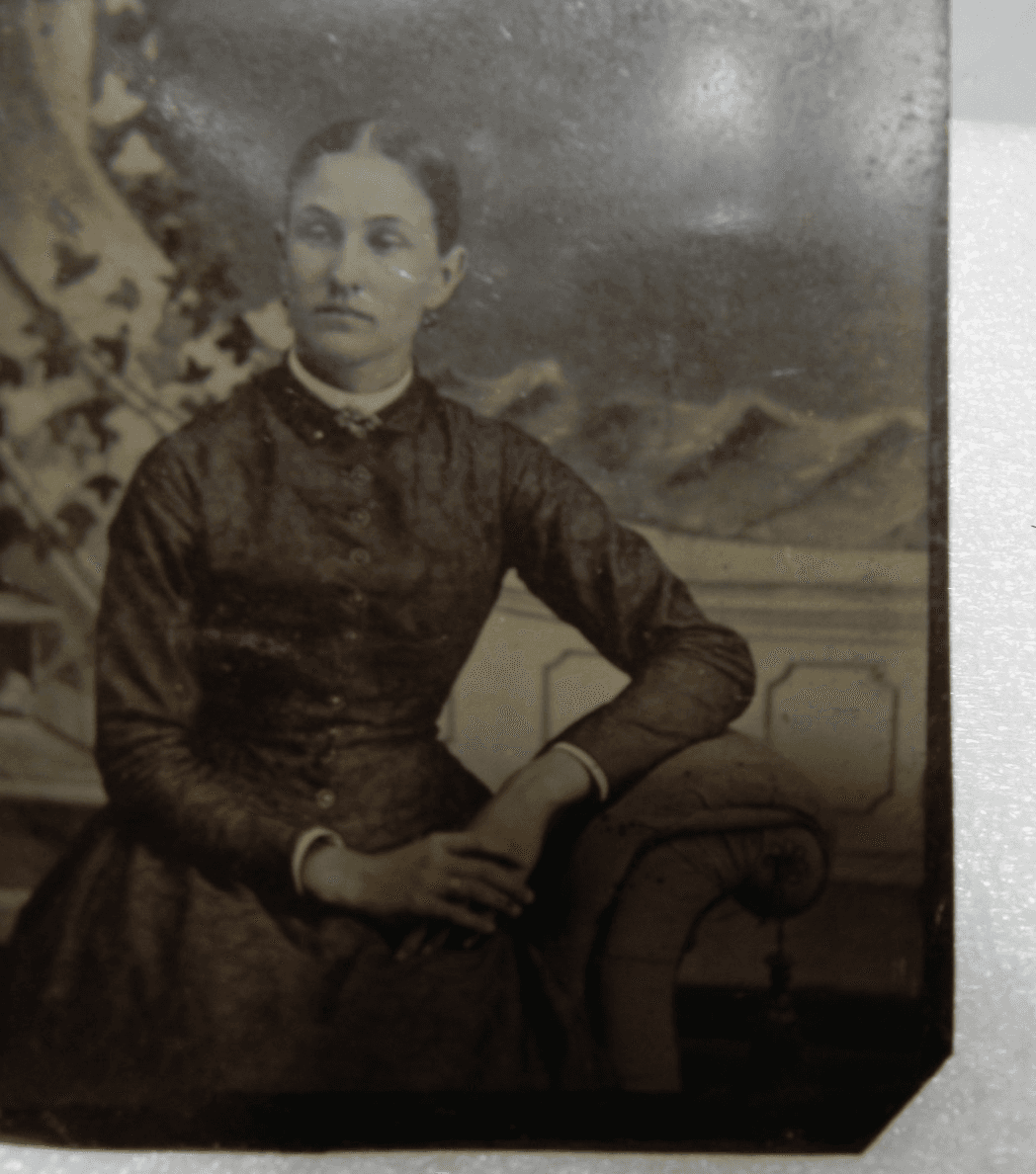 2 Antique Tin Type Photo Young Victorian Ladies Black White (I56S) - Thumbnail 7