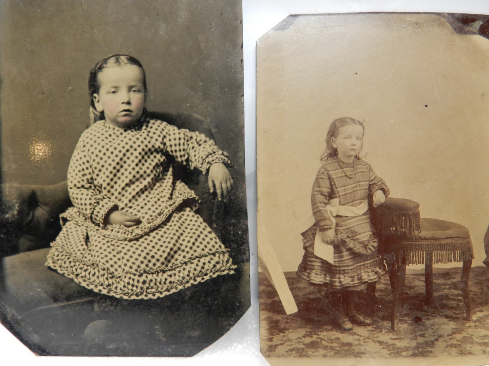2 Antique Tin Type Photo Young Victorian Girls/Toddlers Black White (I57S) - Thumbnail 2