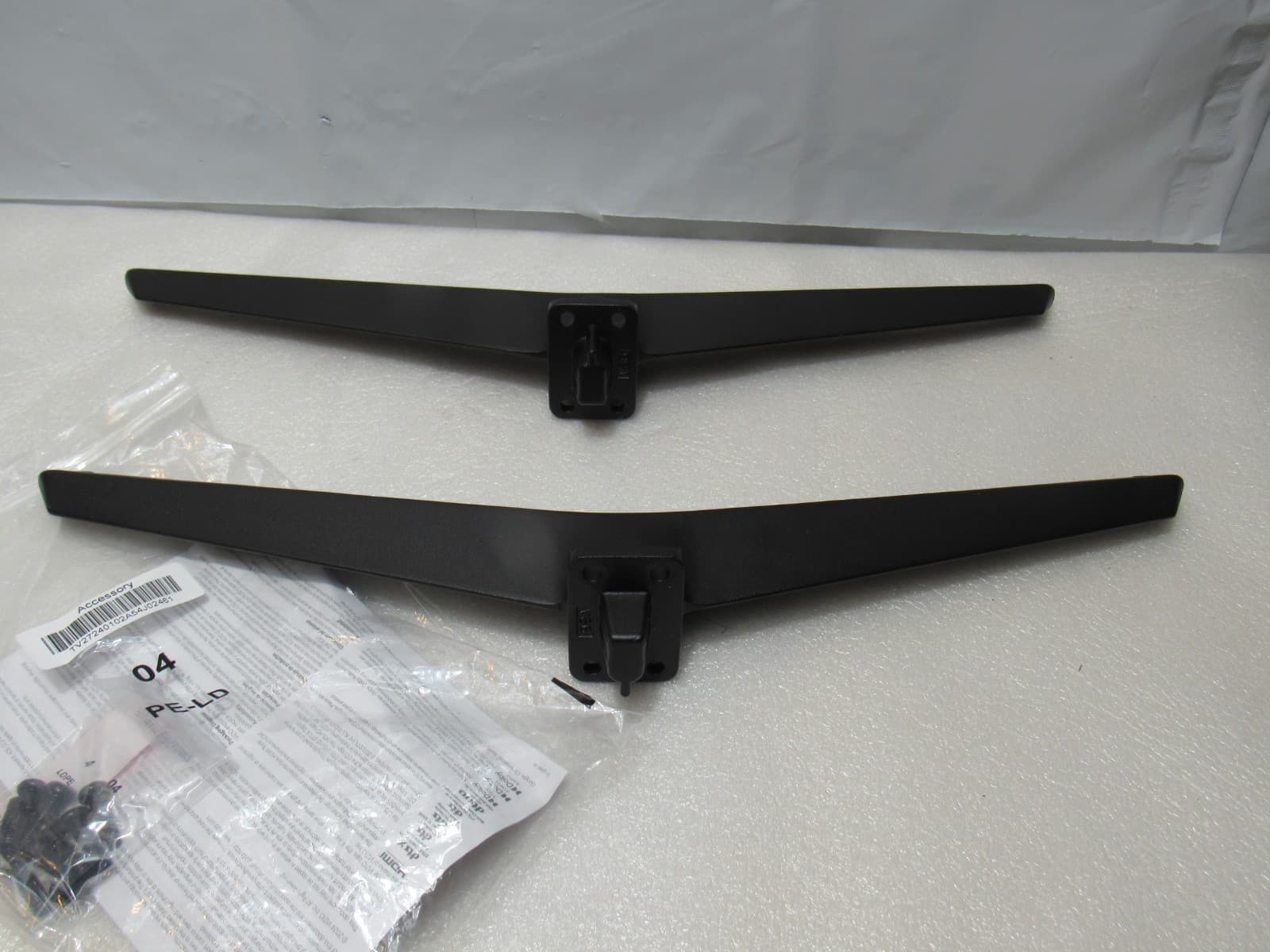 NEW OEM Vizio 86" TV Stand Set for Model V4K86C-0804 - New (T14M) - Thumbnail 4