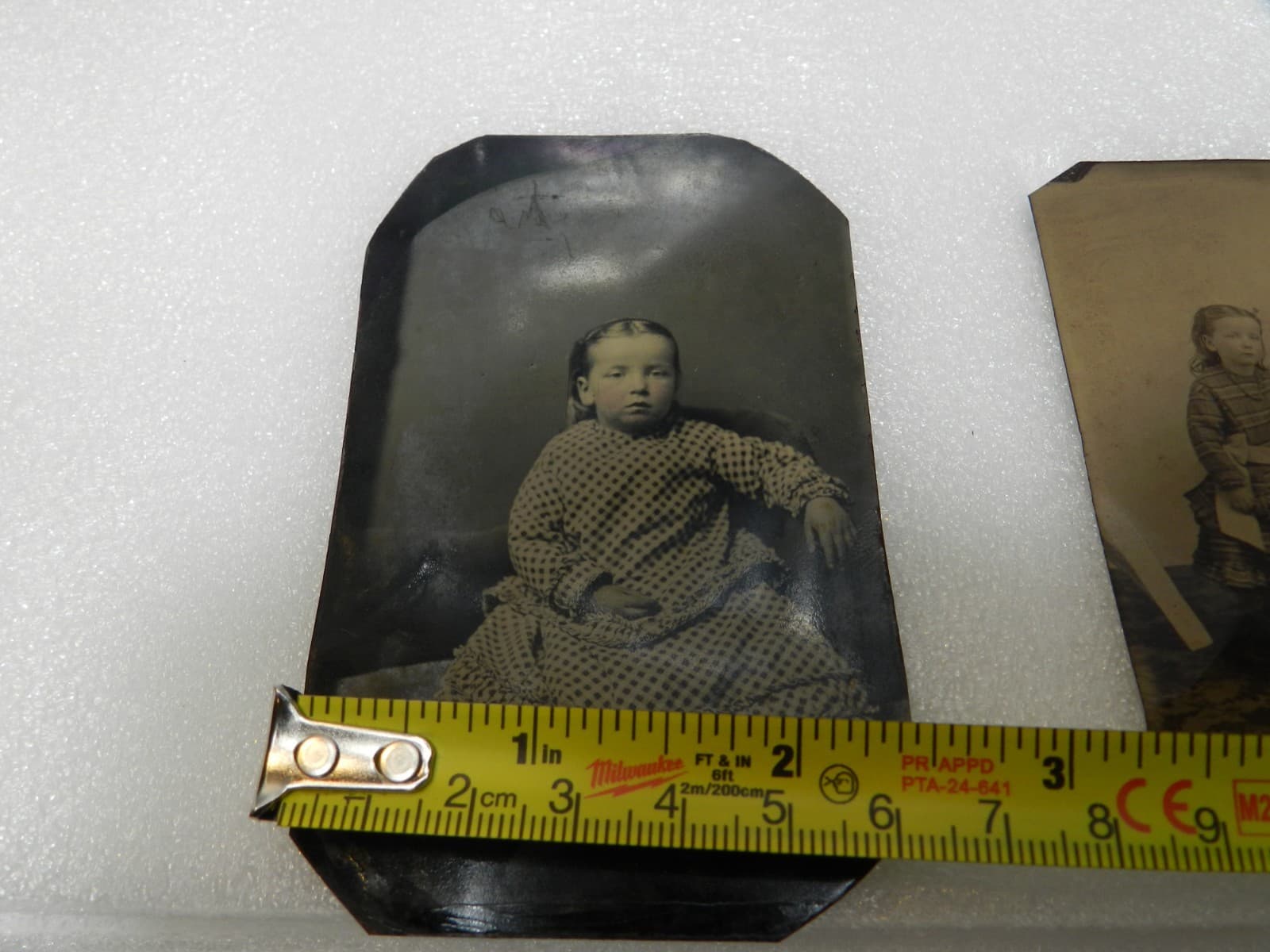 2 Antique Tin Type Photo Young Victorian Girls/Toddlers Black White (I57S) - Thumbnail 7
