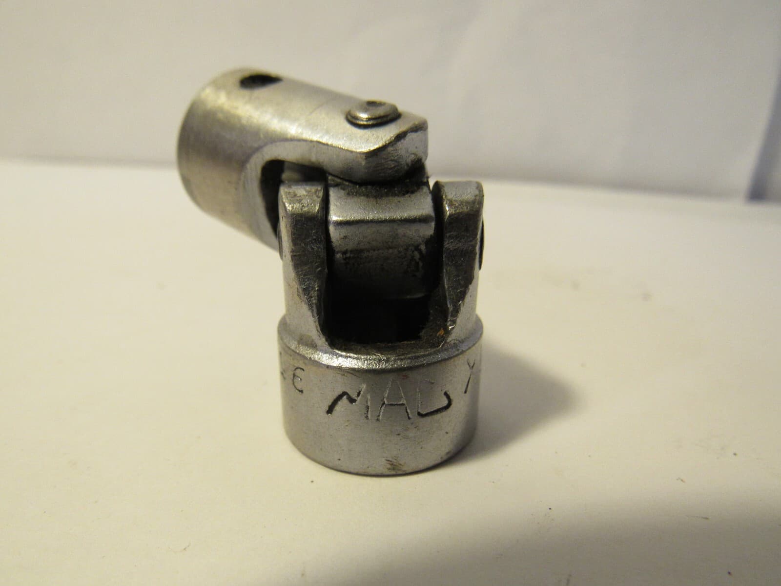 MAC Tools XU186 3/8" Drive 9/16" 6 Point Universal Flex Swivel Socket H91KD - Thumbnail 2