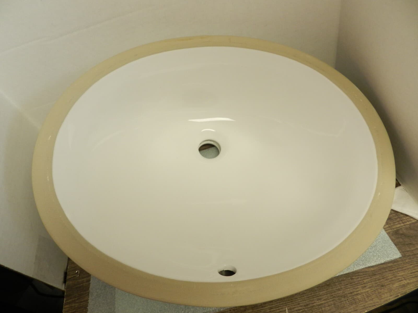 Lacava 33S 001 Under Counter Porcelain Bathroom Sink w Overflow White E17K - Thumbnail 4
