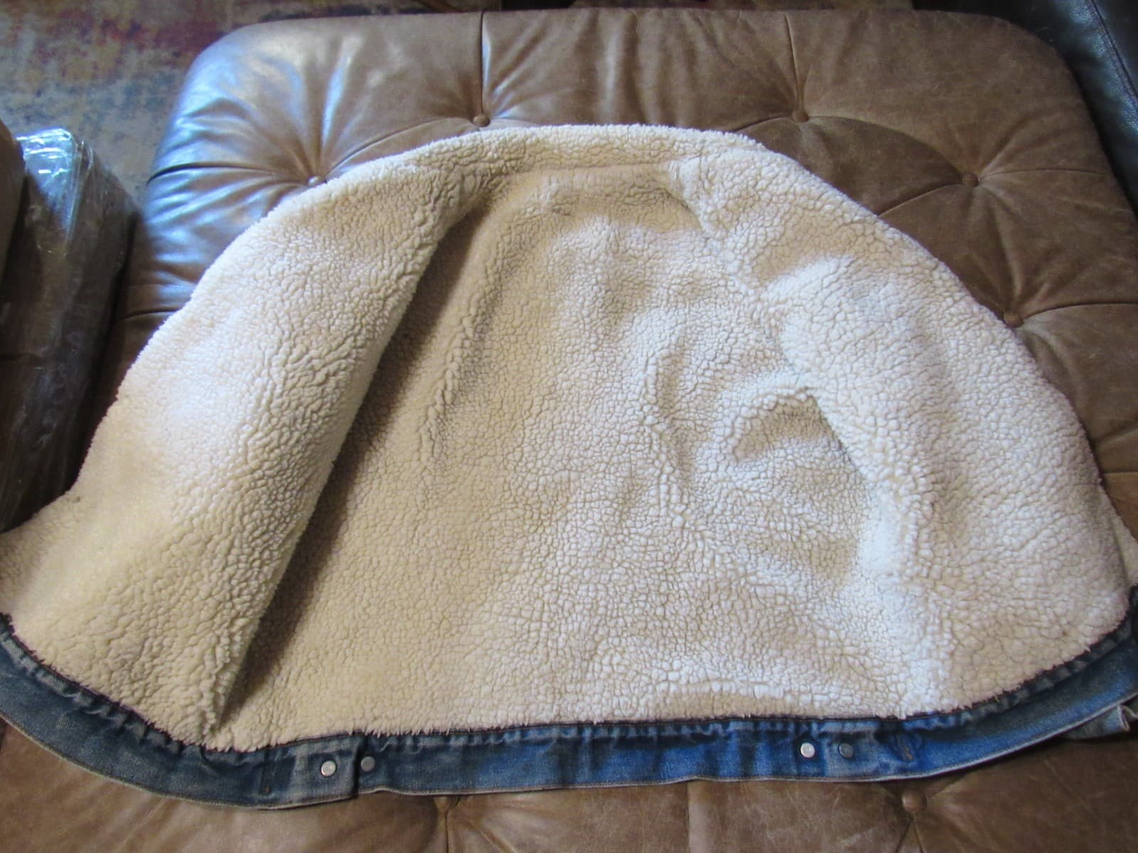 Vintage Levi’s Type 3 Trucker Sherpa Fleece Lined Denim Jacket XL I67M - Thumbnail 3