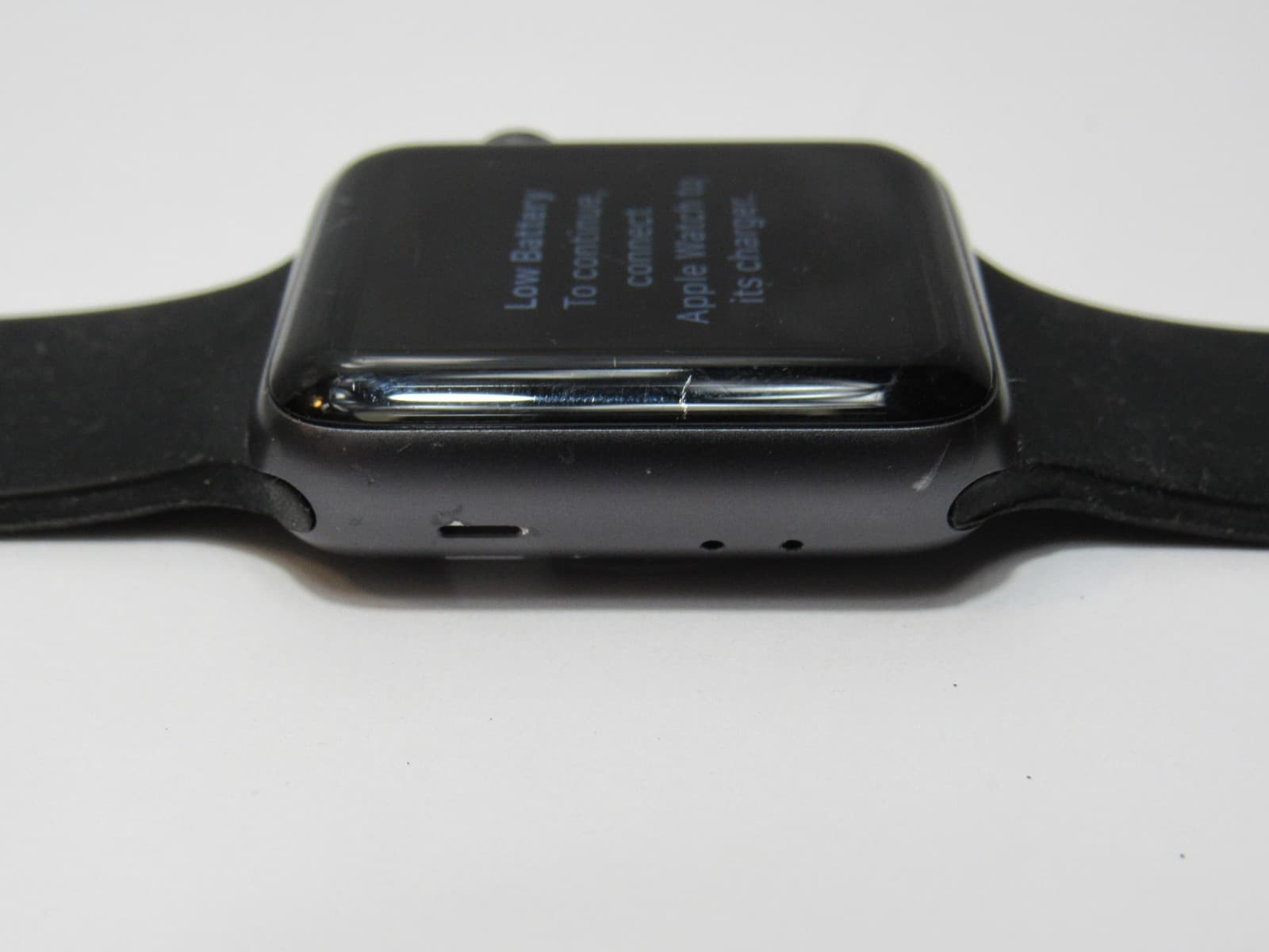 Apple Watch Series 2 Smartwatch 38mm Black Aluminum Case Black Band Working S17K - Thumbnail 6