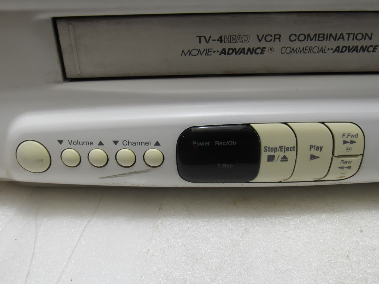 ZENITH TVBR1325W 13" TV/VCR Combo VHS Front Inputs Retro Gaming No Remote (I77J) - Thumbnail 4