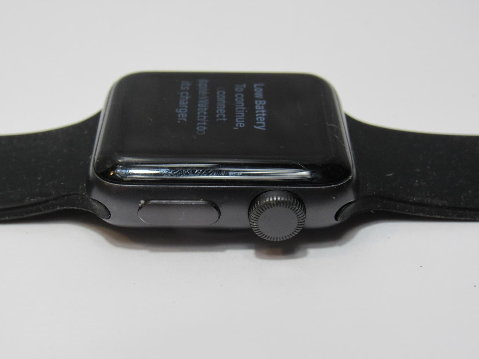 Apple Watch Series 2 Smartwatch 38mm Black Aluminum Case Black Band Working S17K - Thumbnail 5