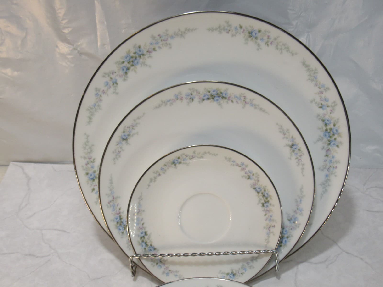 Retired NORITAKE ROSEBERRY 6241 Japan 4pc Place Setting Floral Print (X87K) - Thumbnail 5