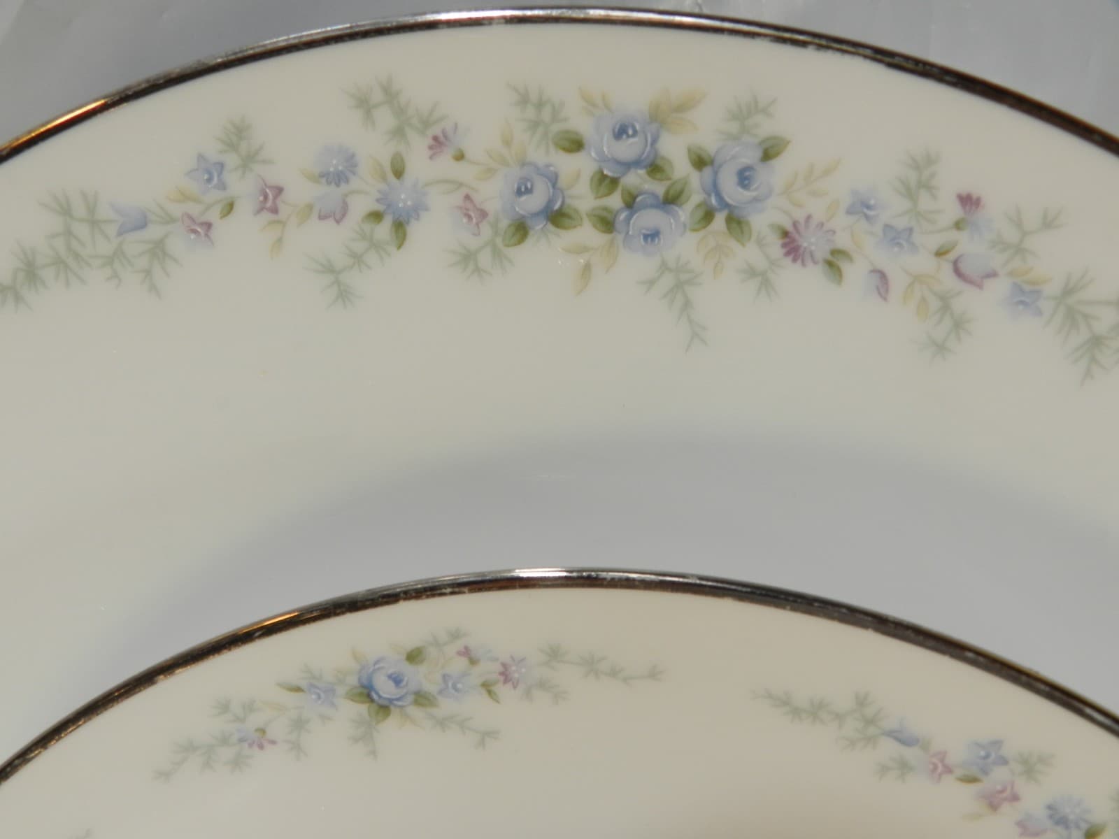 Retired NORITAKE ROSEBERRY 6241 Japan 7pc Place Setting Floral Print (X81K) - Thumbnail 2