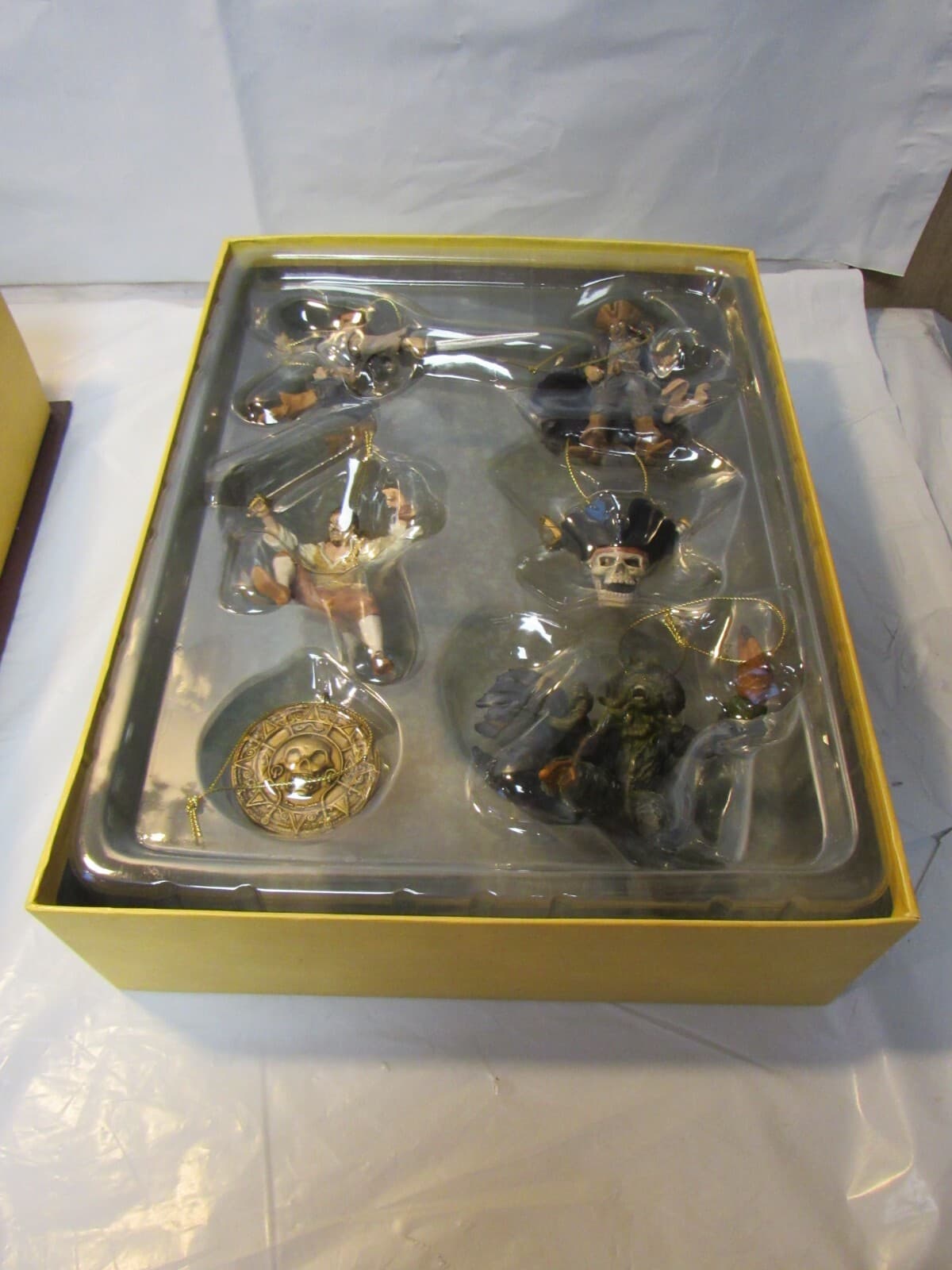 Disney Pirates of the Caribbean Storybook Ornaments Set of 6 L72M - Thumbnail 7