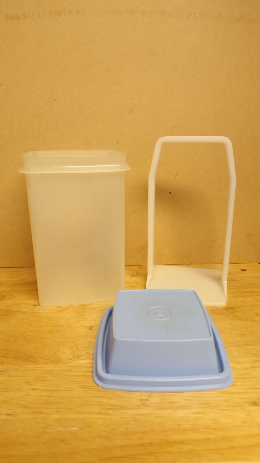 Tupperware 2 Qt. Pickle Keeper Pic-A-Deli Blue Snap Lid 1562-3 1560-3 1561-6 J - Thumbnail 2