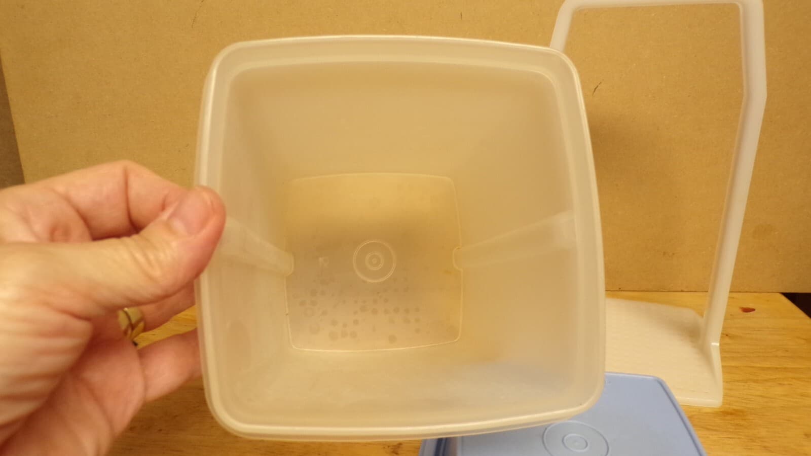 Tupperware 2 Qt. Pickle Keeper Pic-A-Deli Blue Snap Lid 1562-3 1560-3 1561-6 J - Thumbnail 3