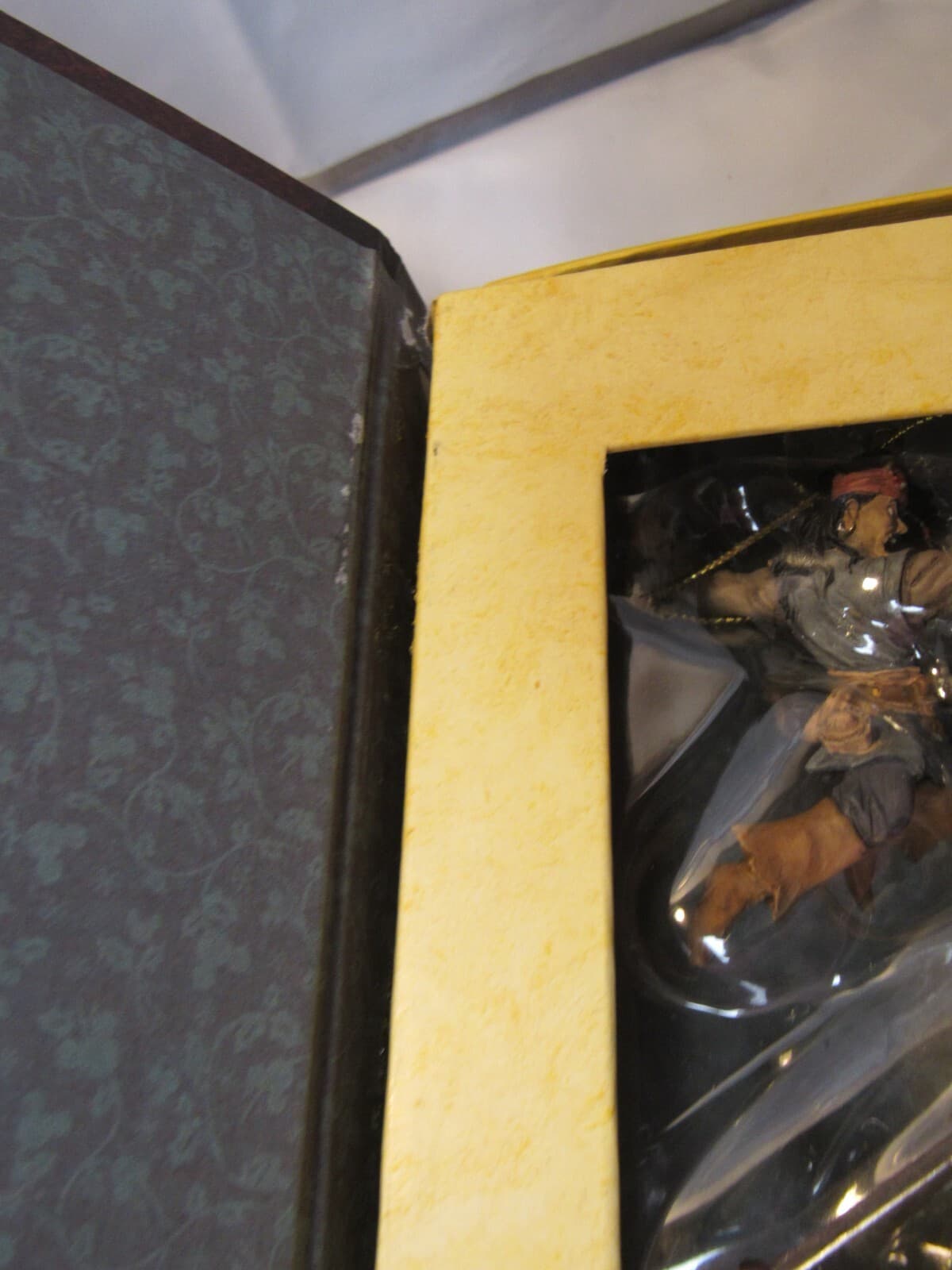 Disney Pirates of the Caribbean Storybook Ornaments Set of 6 L72M - Thumbnail 9