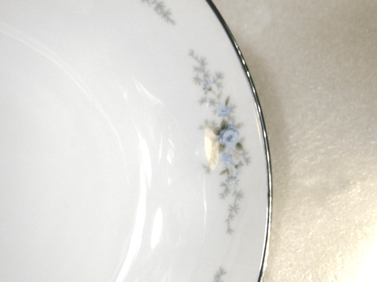 Retired NORITAKE ROSEBERRY 6241 Japan 4pc Place Setting Floral Print (X87K) - Thumbnail 3