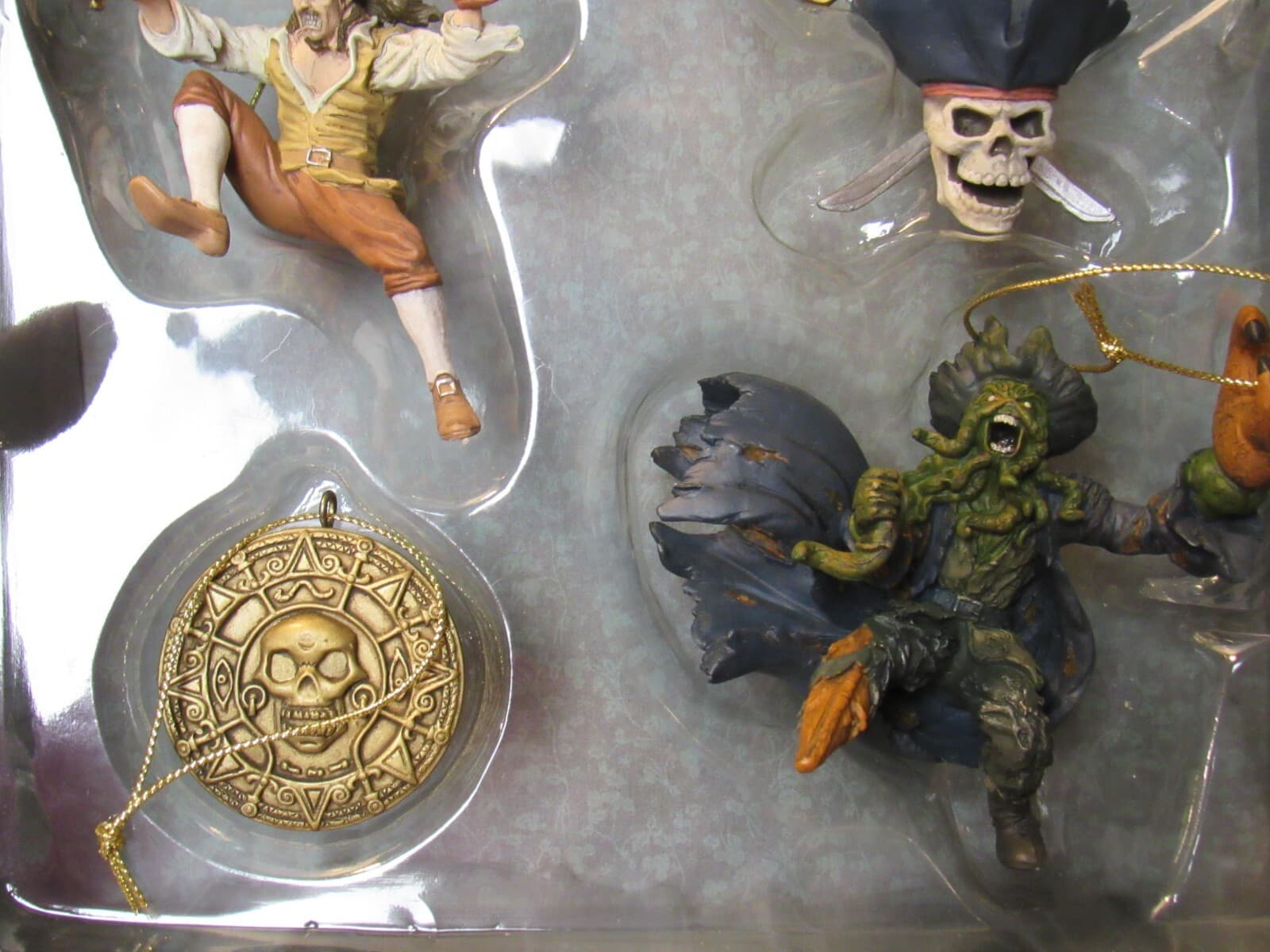 Disney Pirates of the Caribbean Storybook Ornaments Set of 6 L72M - Thumbnail 6