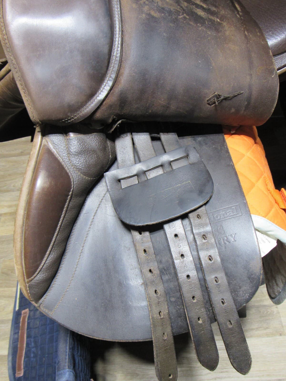 Ainsley Pro National Cross Country Event Saddle 17” Brown w/ 4 Saddle Pads J26M - Thumbnail 7