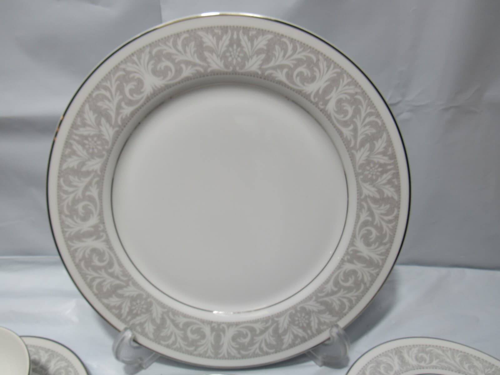 Imperial China Whitney 5671 6 pc Place Setting Dinnerware Set Gray/White (P24M) - Thumbnail 4