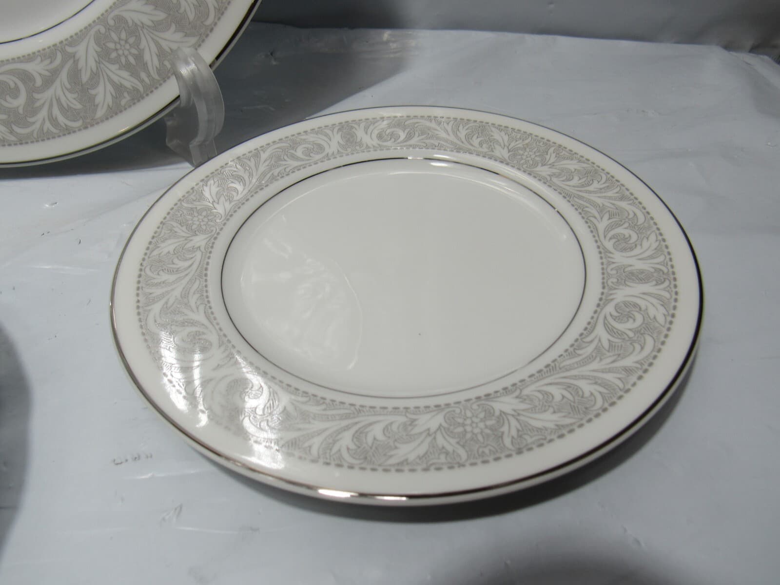 Imperial China Whitney 5671 6 pc Place Setting Dinnerware Set Gray/White (P24M) - Thumbnail 7