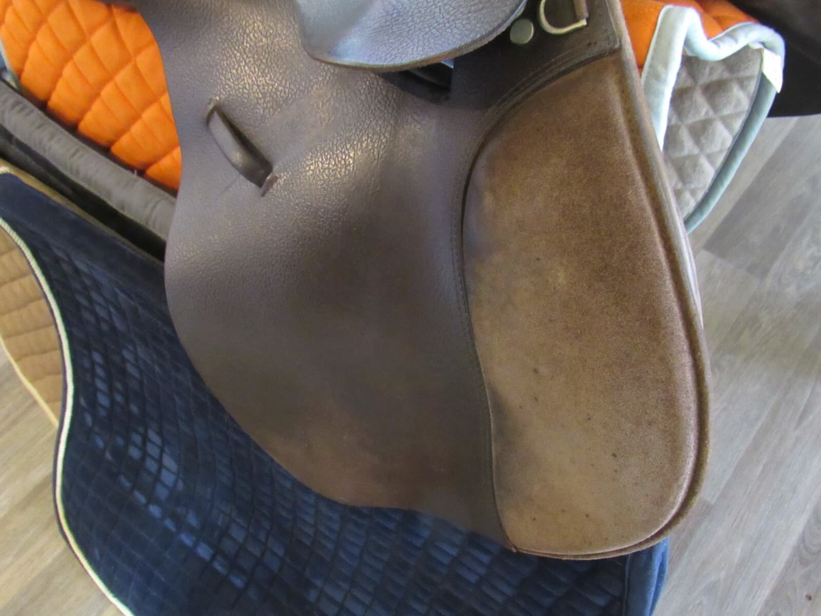 Ainsley Pro National Cross Country Event Saddle 17” Brown w/ 4 Saddle Pads J26M - Thumbnail 2