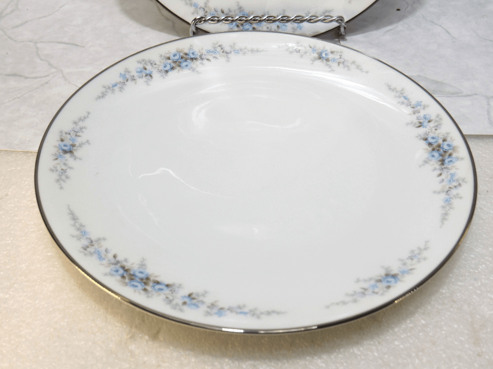 Retired NORITAKE ROSEBERRY 6241 Japan 2 pc Salad / Desert Plates (X83K) - Thumbnail 3