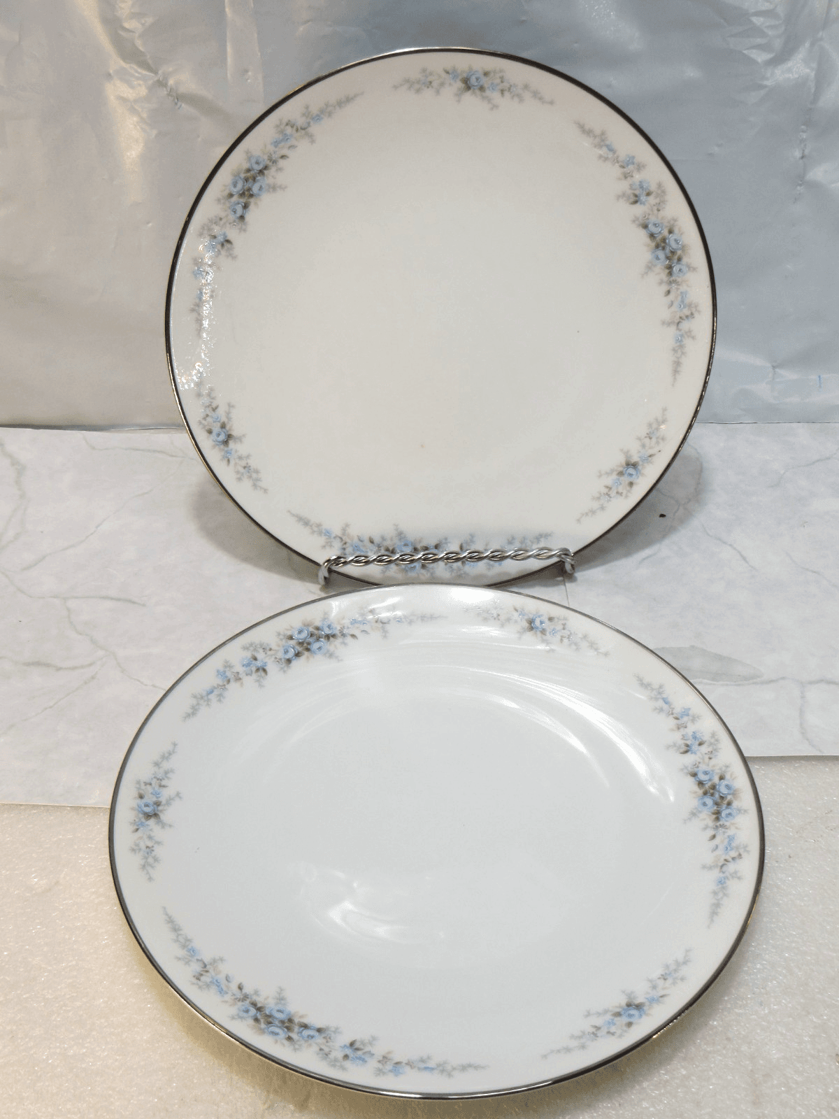 Retired NORITAKE ROSEBERRY 6241 Japan 2 pc Salad / Desert Plates (X83K) - Thumbnail 2