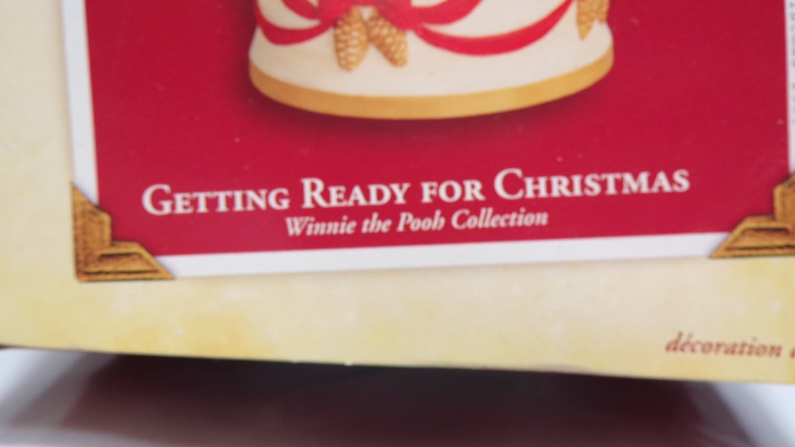 Hallmark Winnie the Pooh Ornament Getting Ready for Christmas Disney 2005 (N68M) - Thumbnail 11