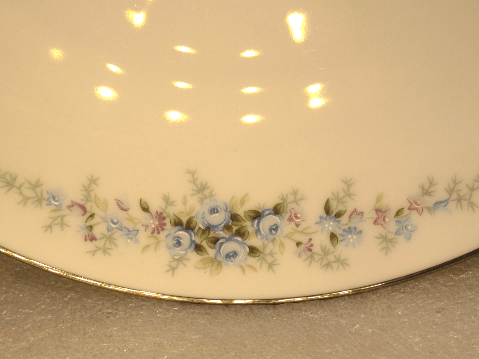 Retired NORITAKE ROSEBERRY 6241 Japan 2 pc Salad / Desert Plates (X83K) - Thumbnail 6