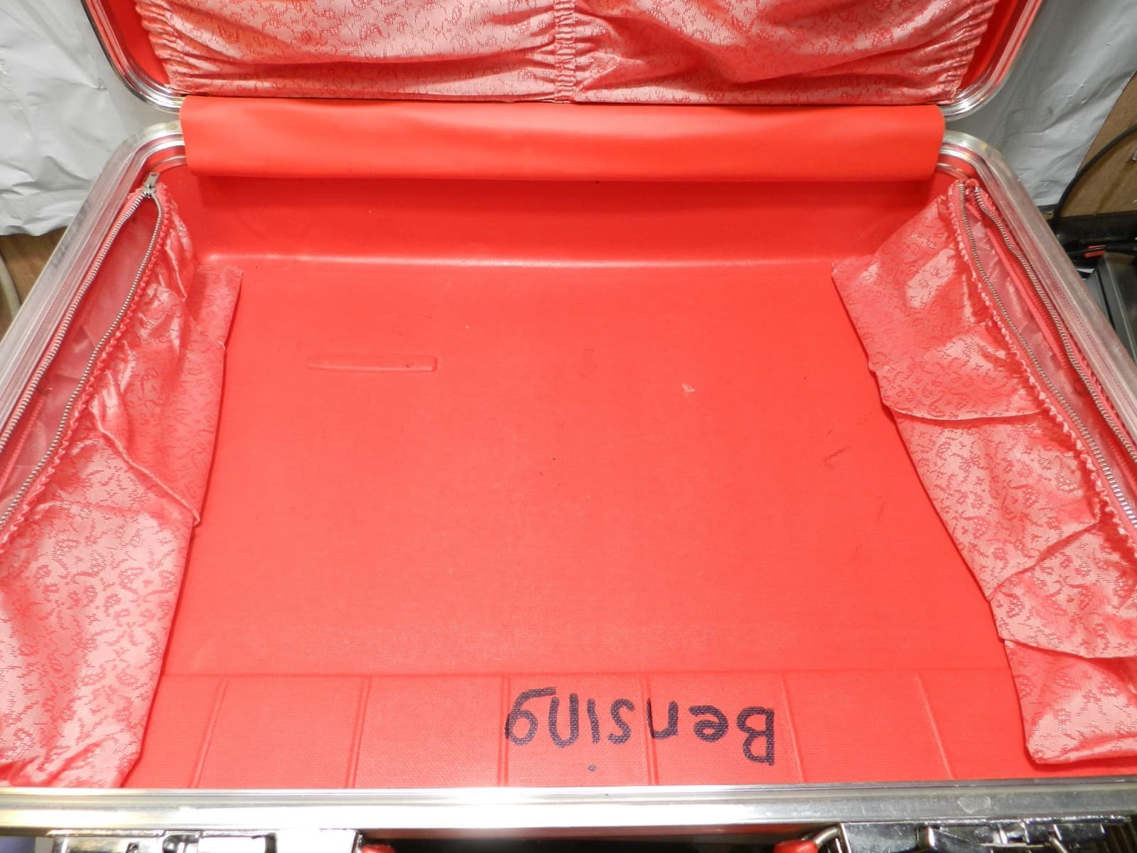 Vintage Red Hard Shell Suitcase Luggage Retro Unbranded (M27J) - Thumbnail 12