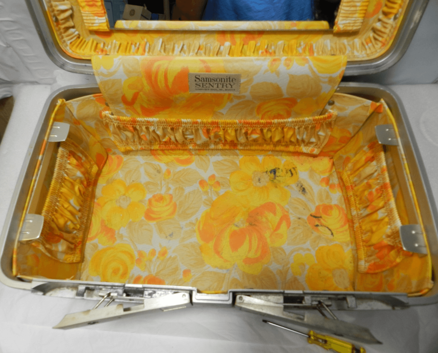 Vintage Samsonite Sentry Train Travel Case Red Makeup Box Mirror MCM (M26J) - Thumbnail 8