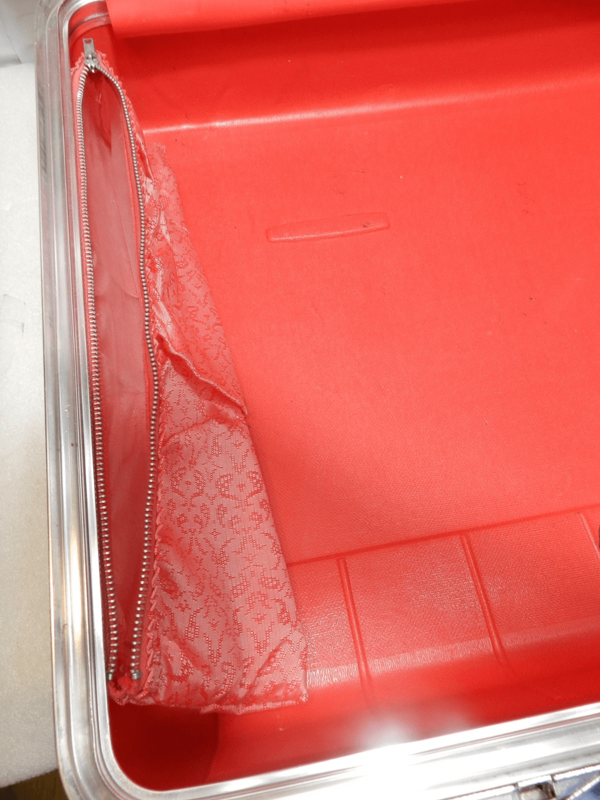 Vintage Red Hard Shell Suitcase Luggage Retro Unbranded (M27J) - Thumbnail 10